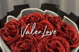 ดอกกุหลาบริบบิ้น 7ดอก ห่อแบบล้อมมุกดำ by Valen.Love