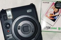 รับถ่ายรูปโพลารอยด์ instax 