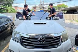 ติดฟิล์มกรองแสงรถยนต์