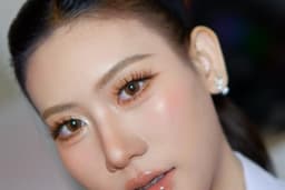 แต่งหน้ารับปริญญา