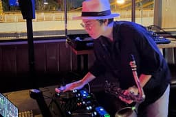 DJ & Saxophone แถมฟรีเครื่องเสียง(ชุดเล็ก)