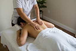 Le Lys Wellness and Spa : นวดคอ บ่า ไหล่ Neck, Shoulder & Back Massage บางนา