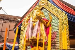 รับไหว้พระขอพรแทนค่ะ