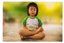 นั่งสมาธิ ทำบุญ ให้อาหารสัตว์ ราคาน่ารัก