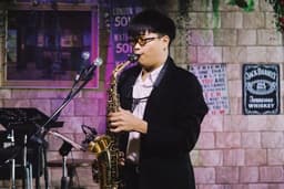 บรรเลงแซกโซโฟน ตามงานEventต่างๆ แนวไทย สากล pop jazz ราคาเริ่มต้น2,500/1 ชม. (นักดนตรี วงดนตรี)