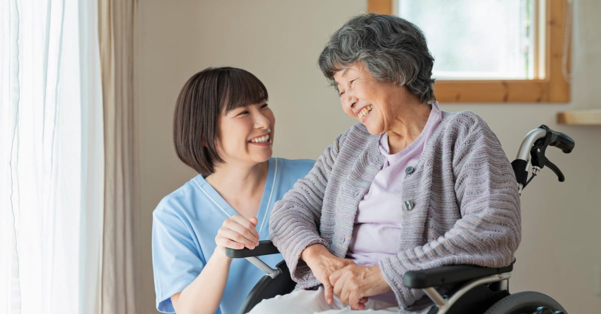 รับจ้างดูแลผู้สูงอายุ