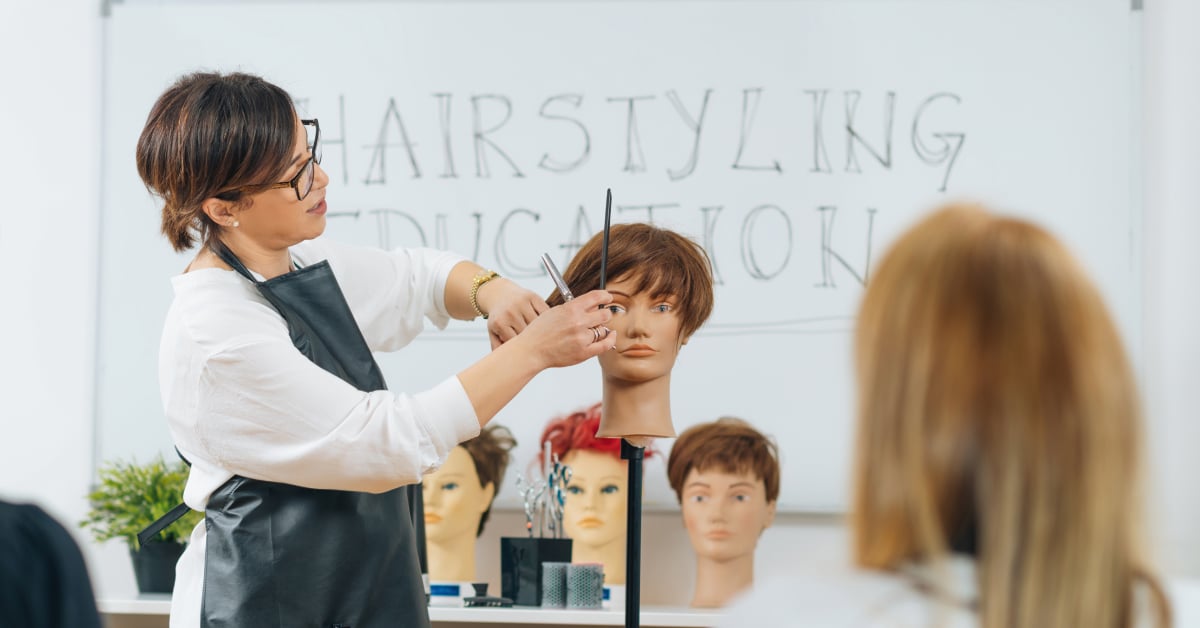 เรียนเสริมสวย ทำผม