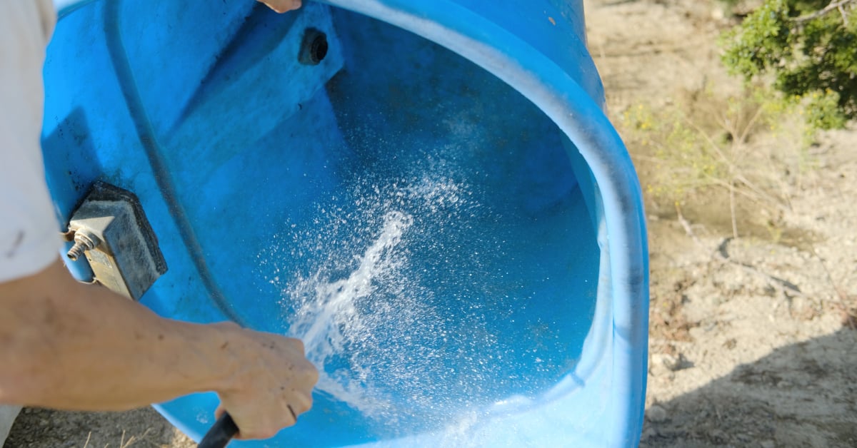 ล้างถังเก็บน้ำ