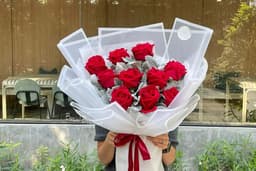 Snowy bouquet ช่อกุหลาบแดง10ดอก